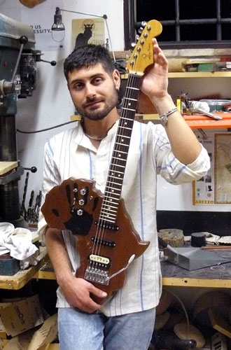 Luthier guitar and bass laboratory Cortona - Arezzo